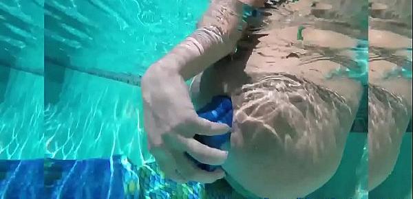  Babe anally toys in pool and gets ass fucked